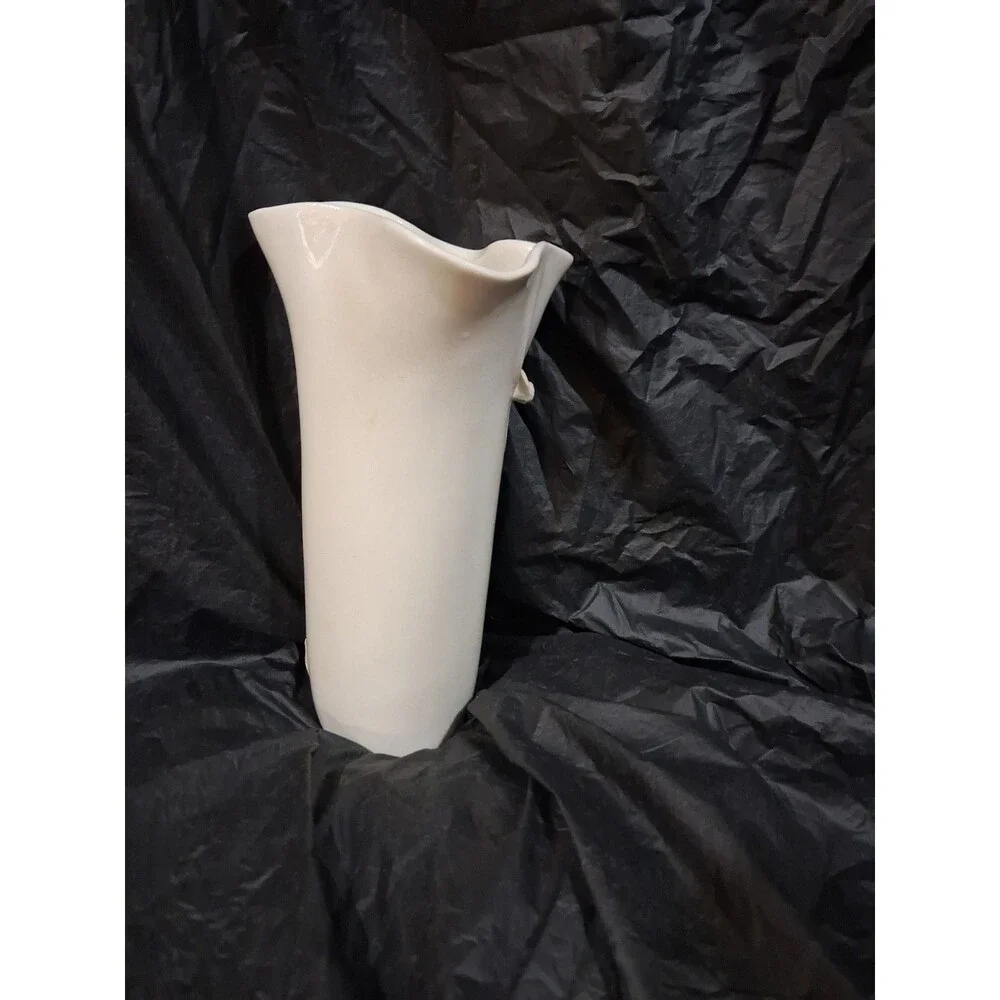 SARA LUND :: STUDIO ART PORCELAIN 7” VASE “Baby Flower” Blue Sky USA